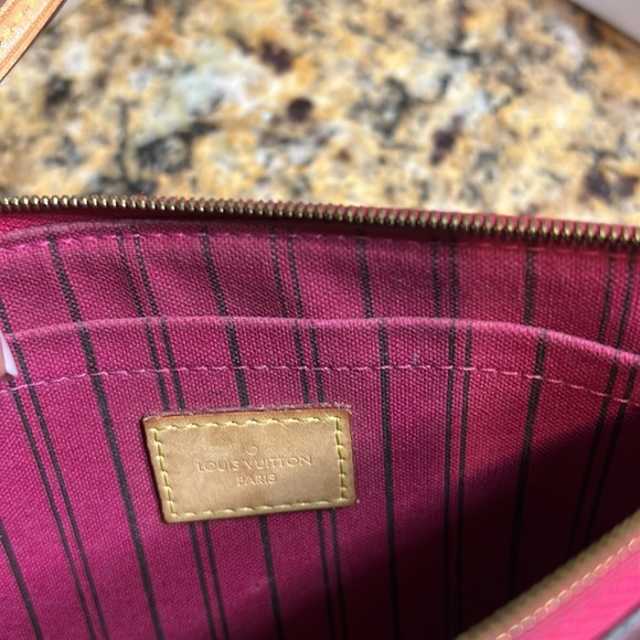 *SOLD* Authentic Louis Vuitton Neverfull Wristlet - Picture 9 of 11